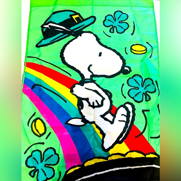 Snoopy St. Patrick's Day Vintage Rainbow Pot of Gold Shamrock Flag 41" x 29" - Picture 1 of 14